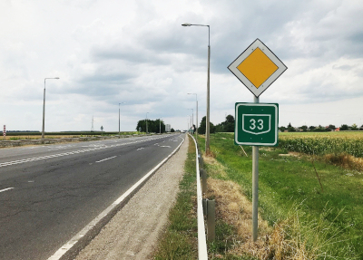 A STRABAG kivitelezésében megkezdődött a 33. sz. főűt 2x2 sávosra bővítése